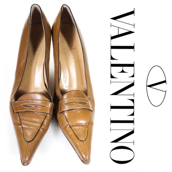 Valentino Garavani Shoes - VALENTINO POINTED TOE PUMPS SIZE 7.5 M